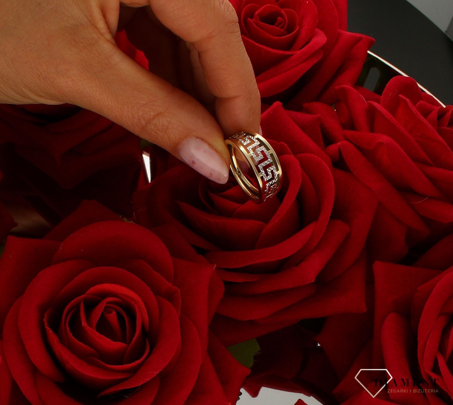 Pierścionek damski złoty Droga grecka z białego złota próba 375 PI 2431 375. Złota biżuteria na prezent. Pierścionki złote na pr (2).jpg